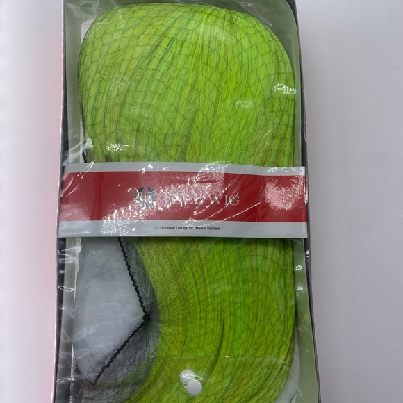 NWT- NEON LIME STRAIGHT ROUNDED CHINA BANG BOB by - Mane Concept Futura - Picture 4 of 7